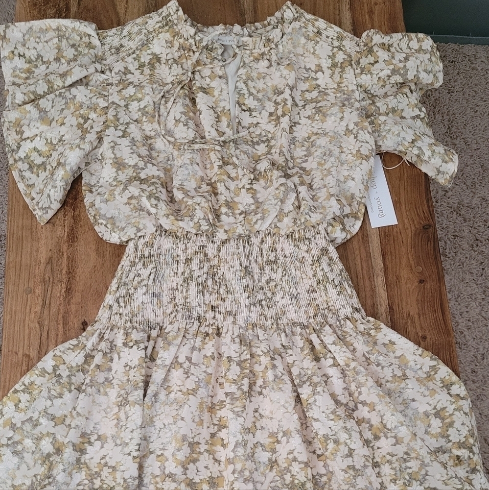 NWT Bishop & Young Floral Flutter Sleeve Smocked Mini Dress - Picture 4 of 17